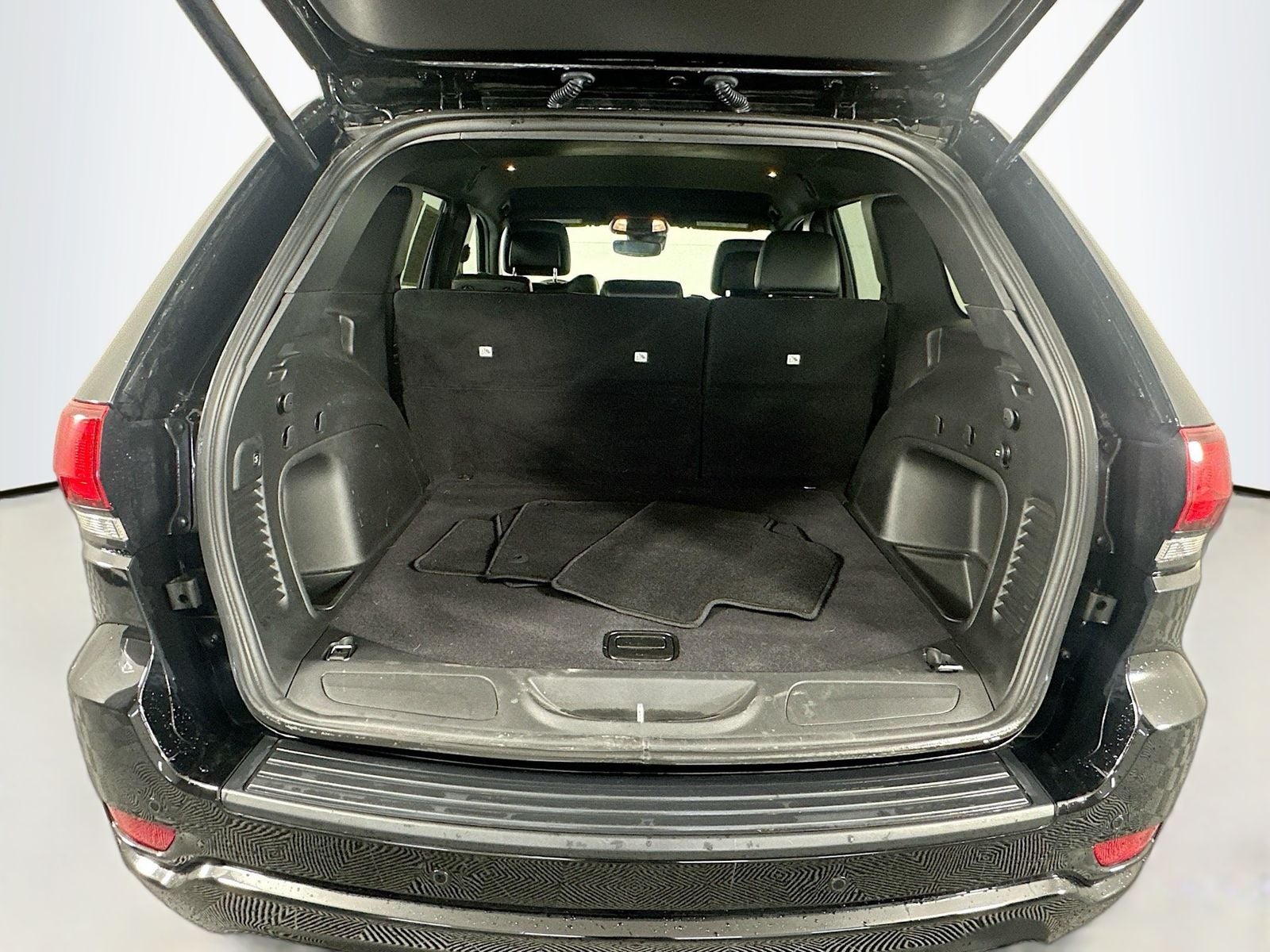 2021 Jeep Grand Cherokee Laredo X 4x4