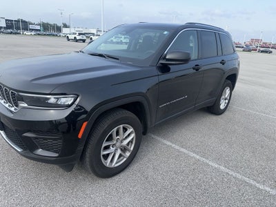 2023 Jeep Grand Cherokee Laredo X 4x4