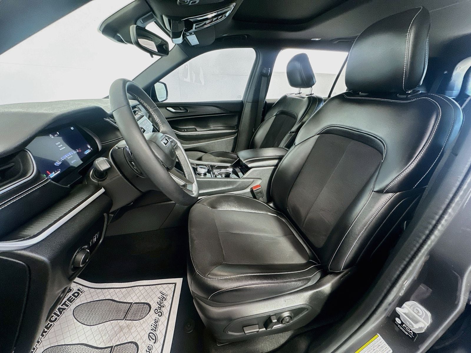 2023 Jeep Grand Cherokee L Altitude 4x2