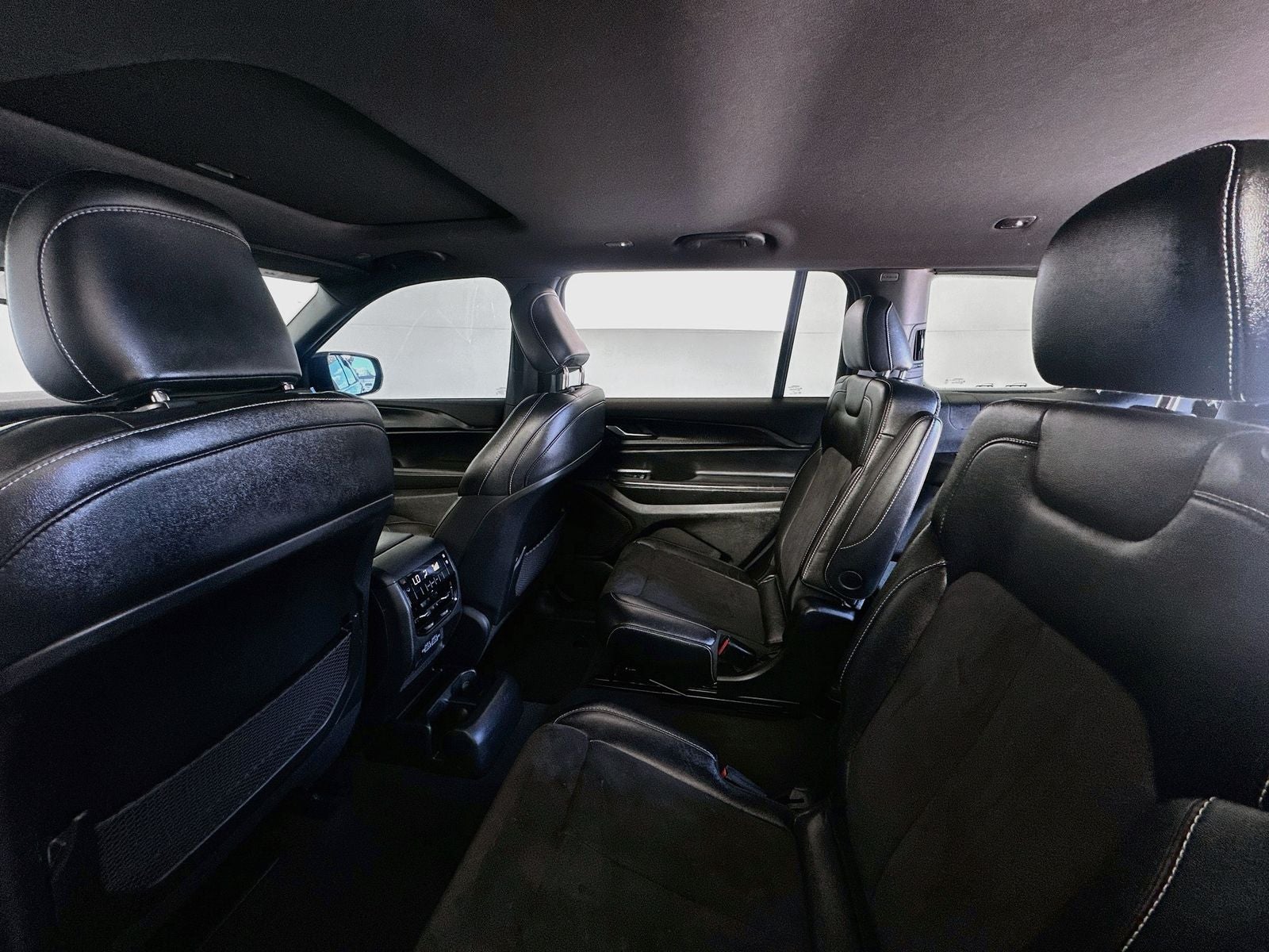 2023 Jeep Grand Cherokee L Altitude 4x2