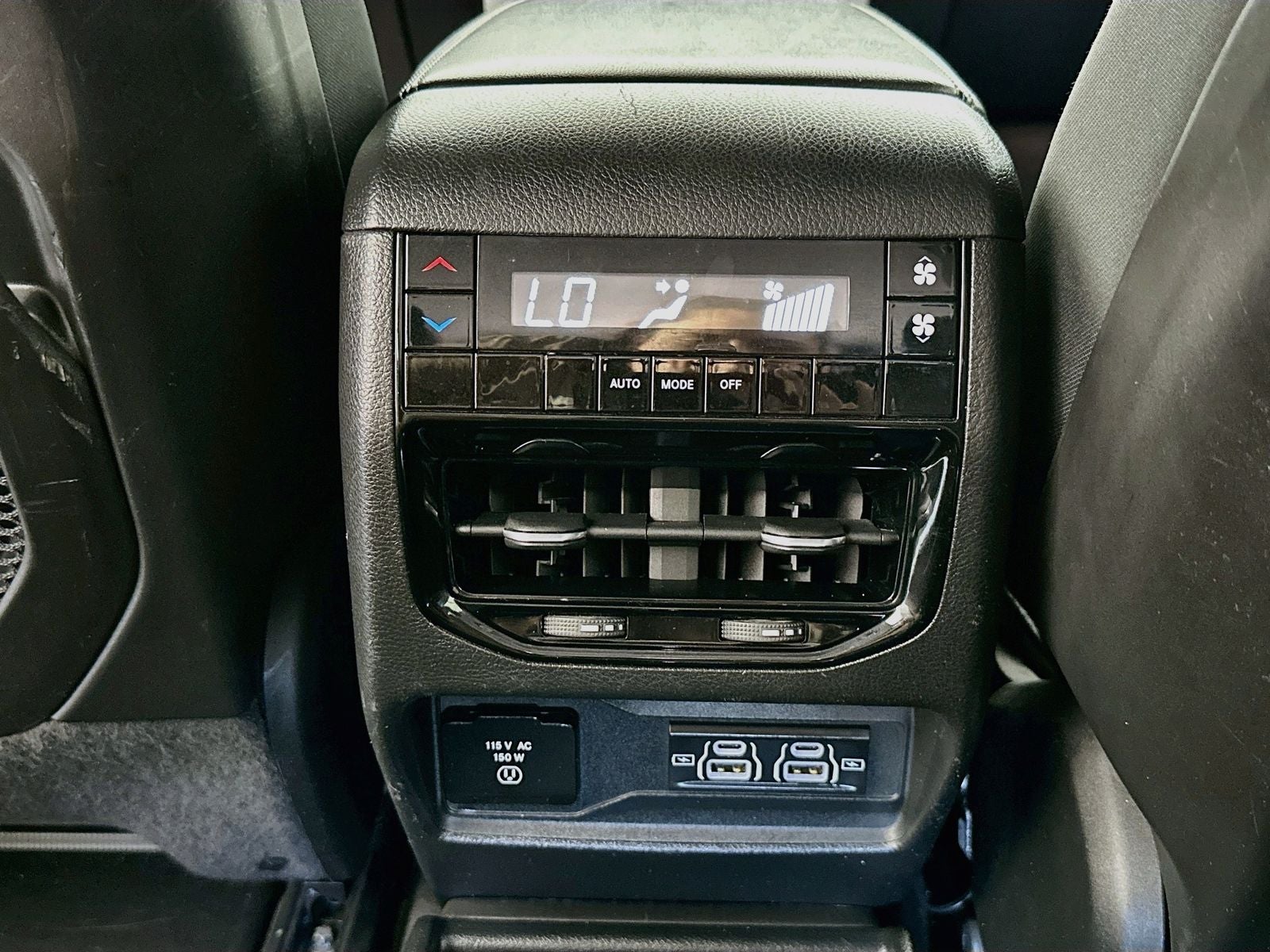 2023 Jeep Grand Cherokee L Altitude 4x2