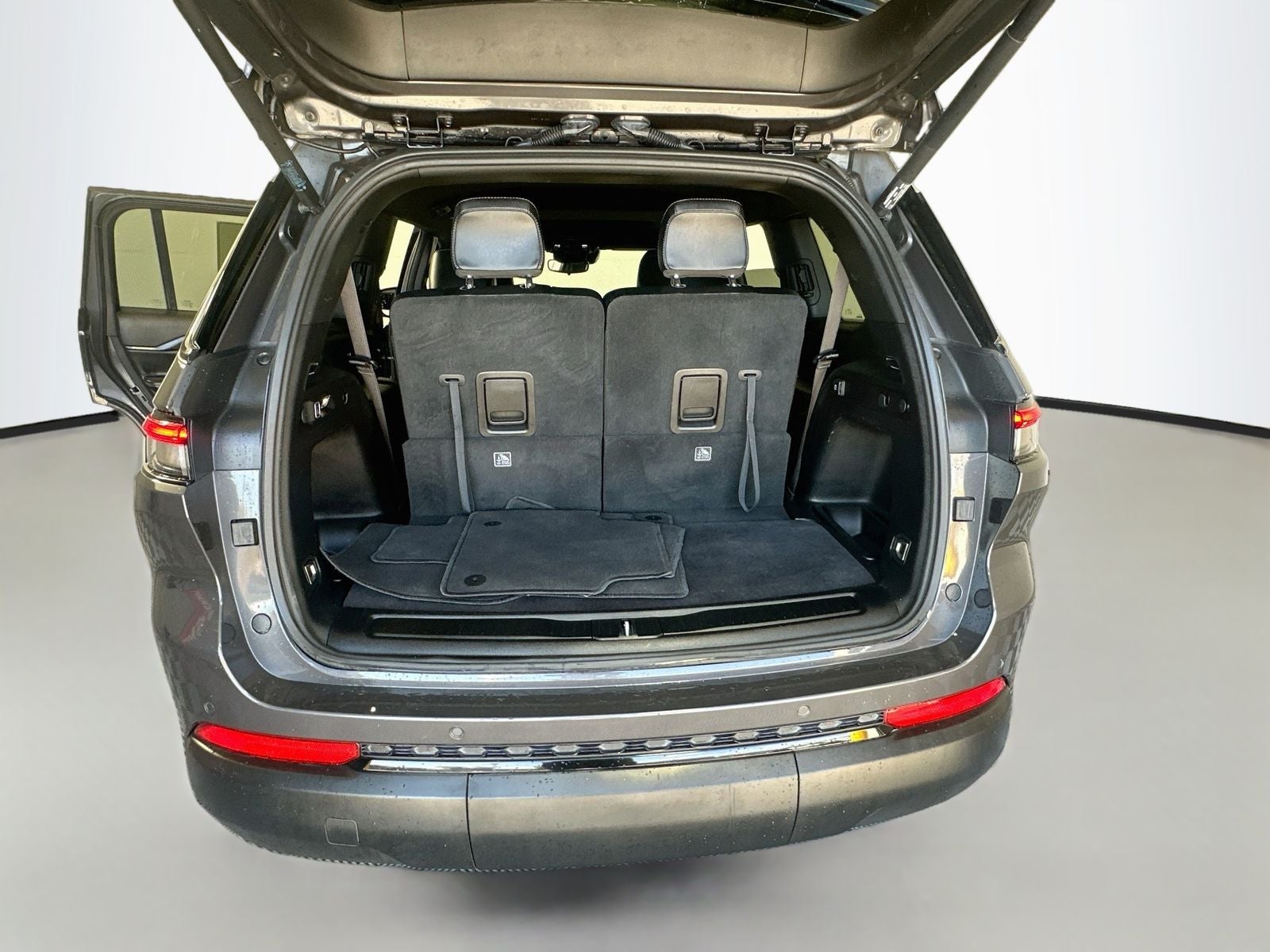 2023 Jeep Grand Cherokee L Altitude 4x2