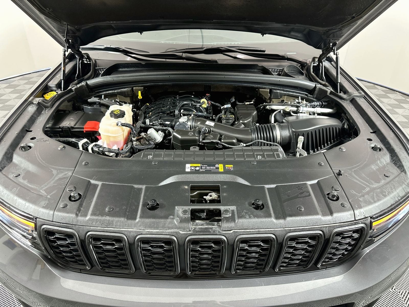 2023 Jeep Grand Cherokee L Altitude 4x2