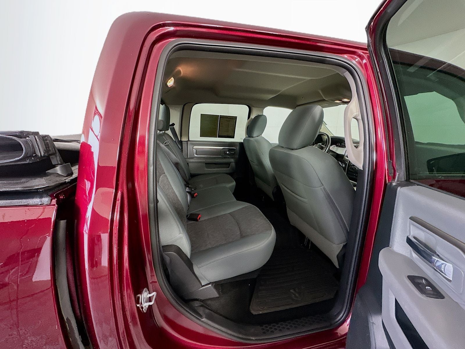 2017 RAM 1500 Big Horn Crew Cab 4x4 5'7' Box