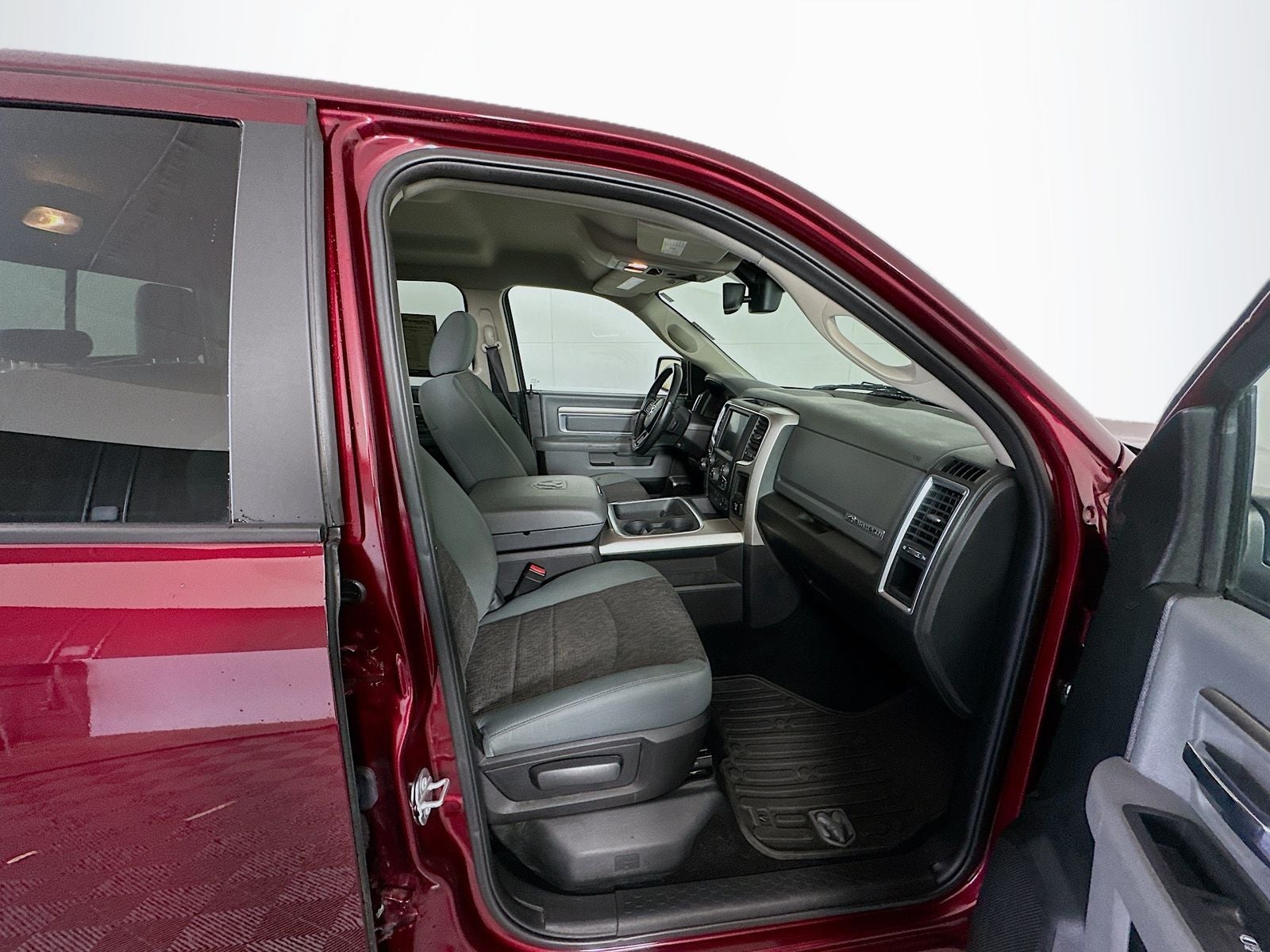2017 RAM 1500 Big Horn Crew Cab 4x4 5'7' Box