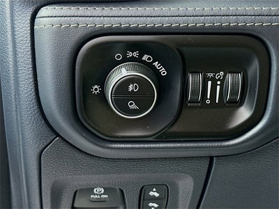 2021 RAM 1500 Limited Crew Cab 4x4 5'7' Box