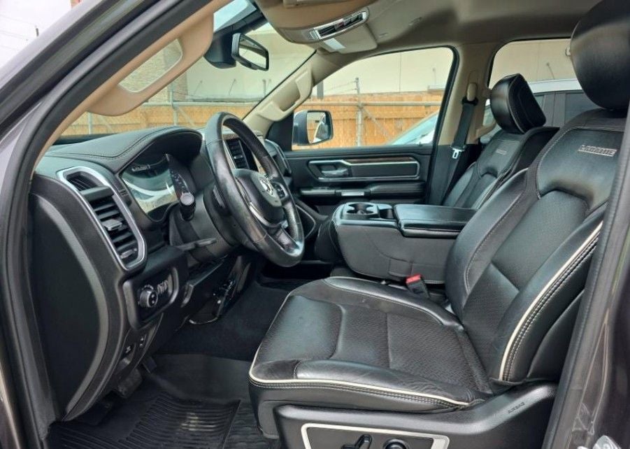 2019 RAM 1500 Laramie Crew Cab 4x4 5'7' Box