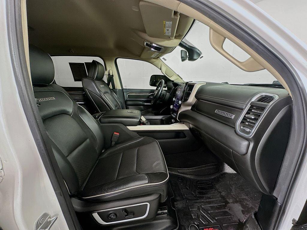 2019 RAM 1500 Laramie Crew Cab 4x4 5'7' Box