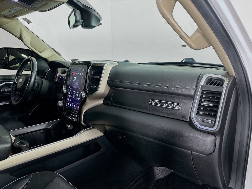 2019 RAM 1500 Laramie Crew Cab 4x4 5'7' Box