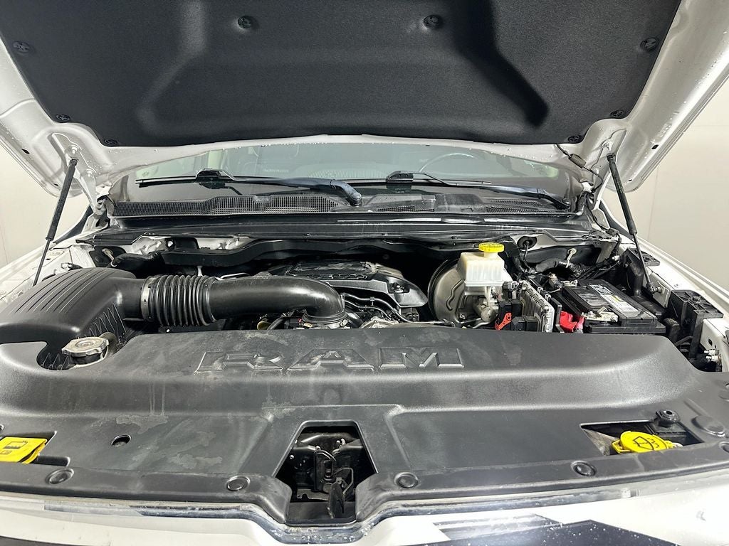 2019 RAM 1500 Laramie Crew Cab 4x4 5'7' Box