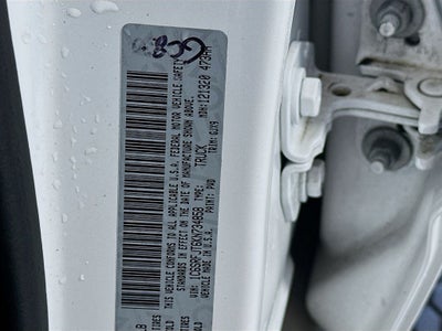 2019 RAM 1500 Laramie Crew Cab 4x4 5'7' Box