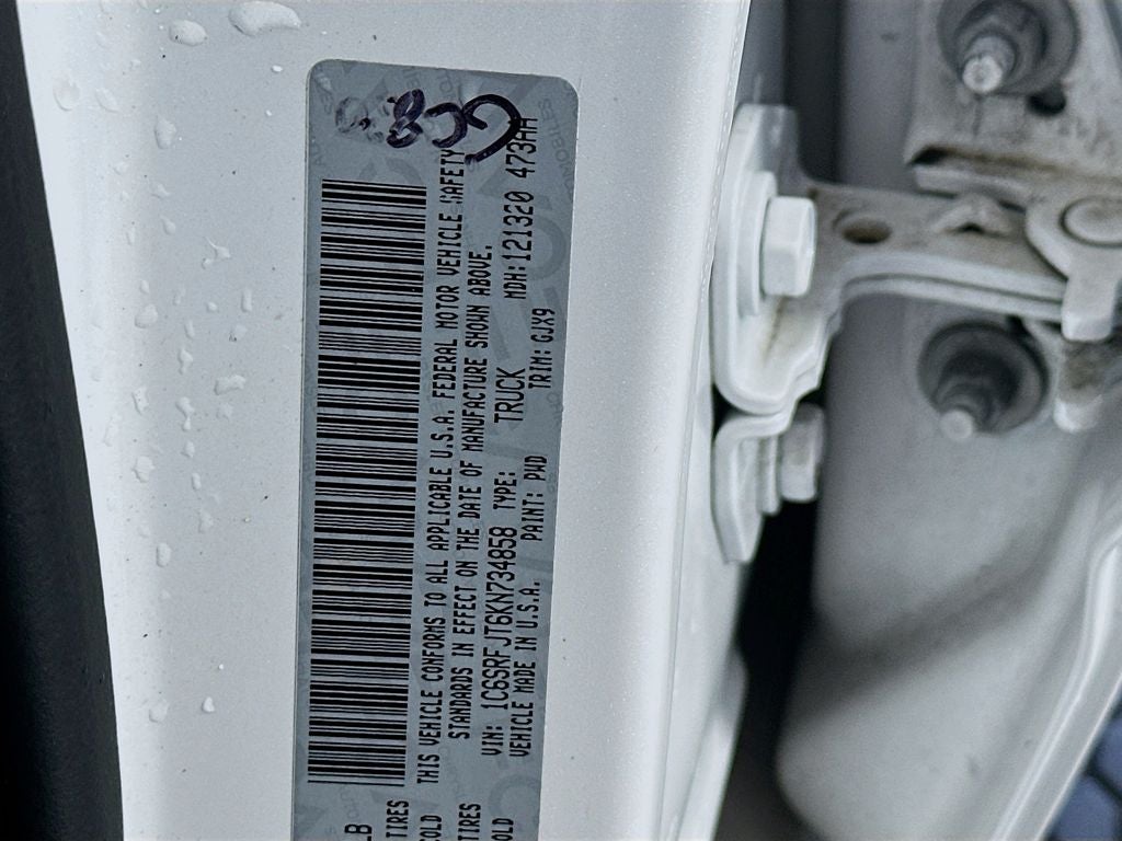 2019 RAM 1500 Laramie Crew Cab 4x4 5'7' Box