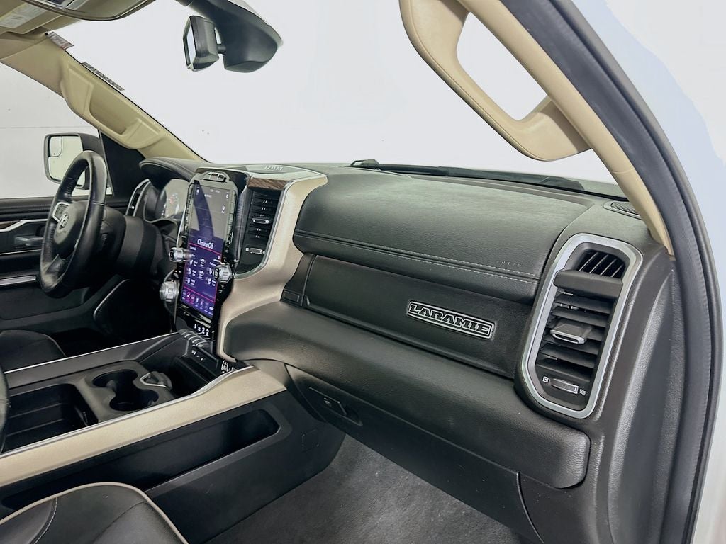 2019 RAM 1500 Laramie Crew Cab 4x4 5'7' Box