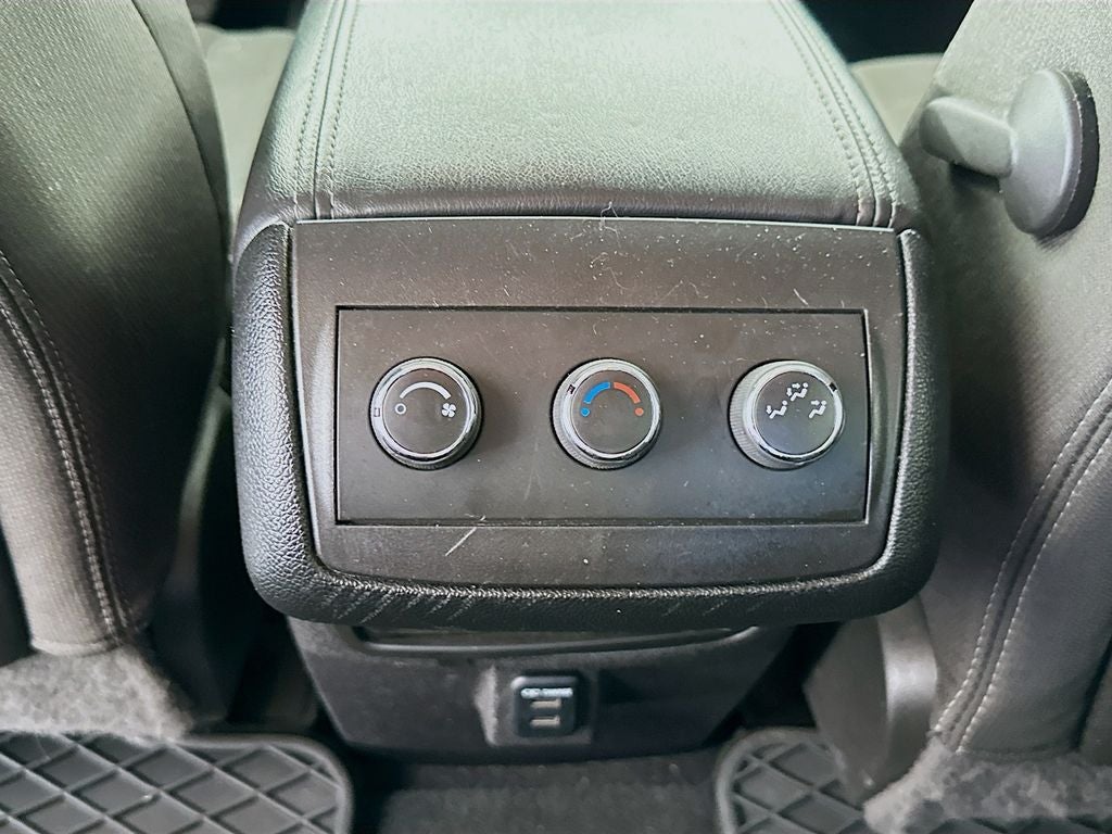 2015 GMC Acadia SLE-2