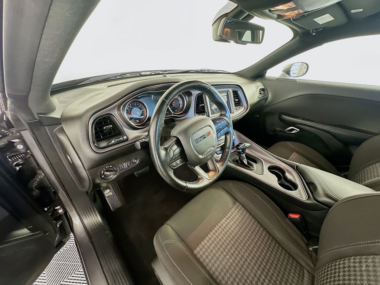2023 Dodge Challenger SXT AWD
