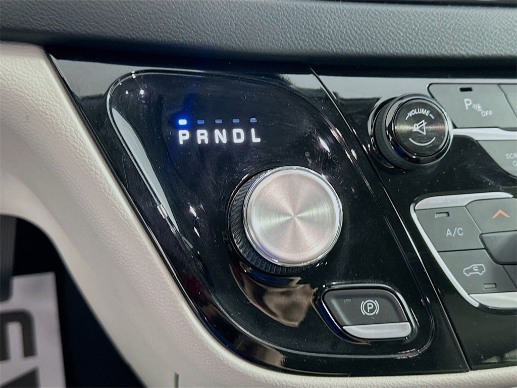 2017 Chrysler Pacifica Touring-L Plus