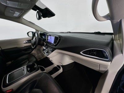 2022 Chrysler Pacifica Hybrid Touring L