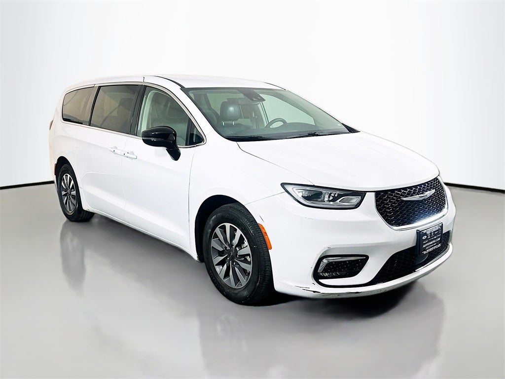 2024 Chrysler Pacifica Hybrid Select