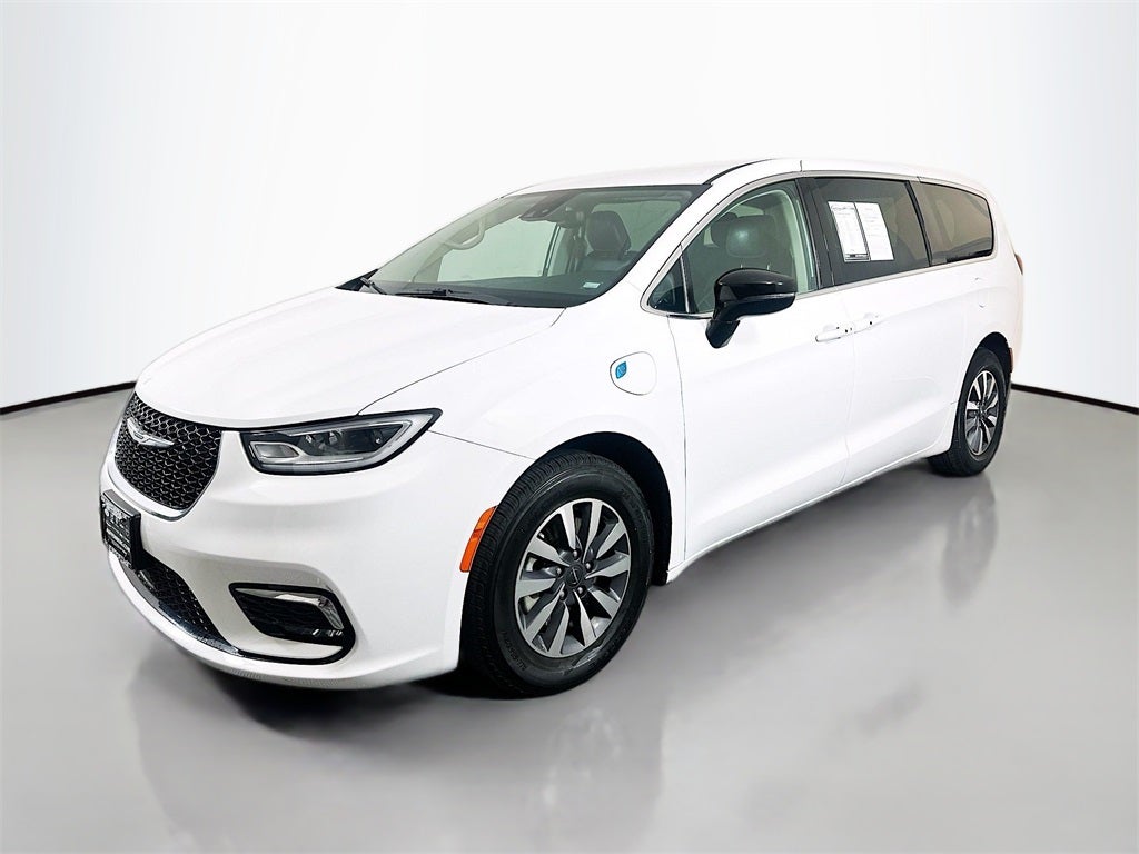 2024 Chrysler Pacifica Hybrid Select