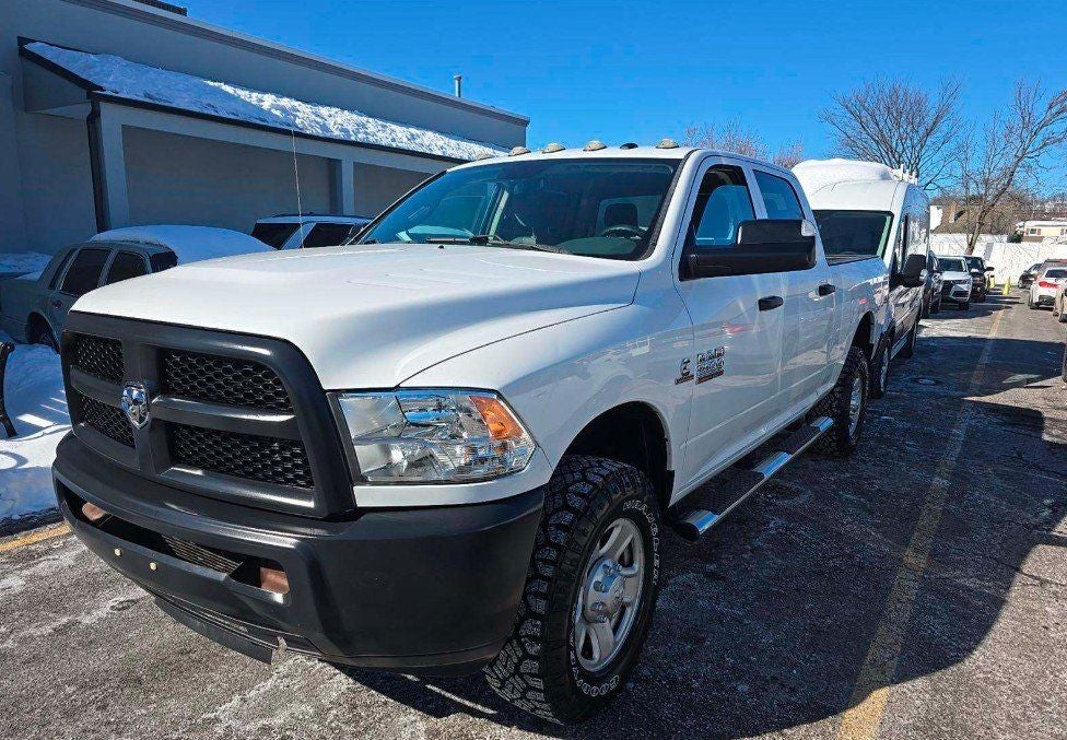 2017 RAM 2500 Tradesman Crew Cab 4x4 6'4' Box