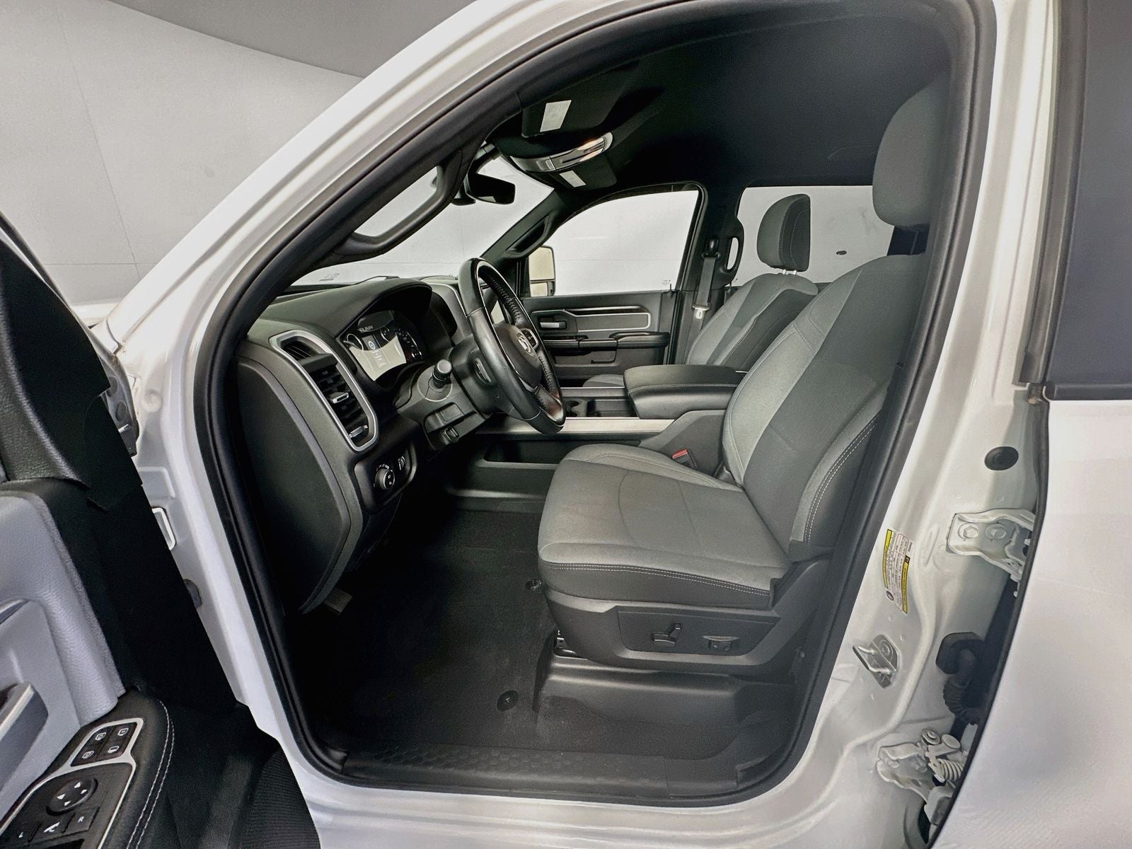 2023 RAM 2500 Big Horn Crew Cab 4x4 6'4' Box