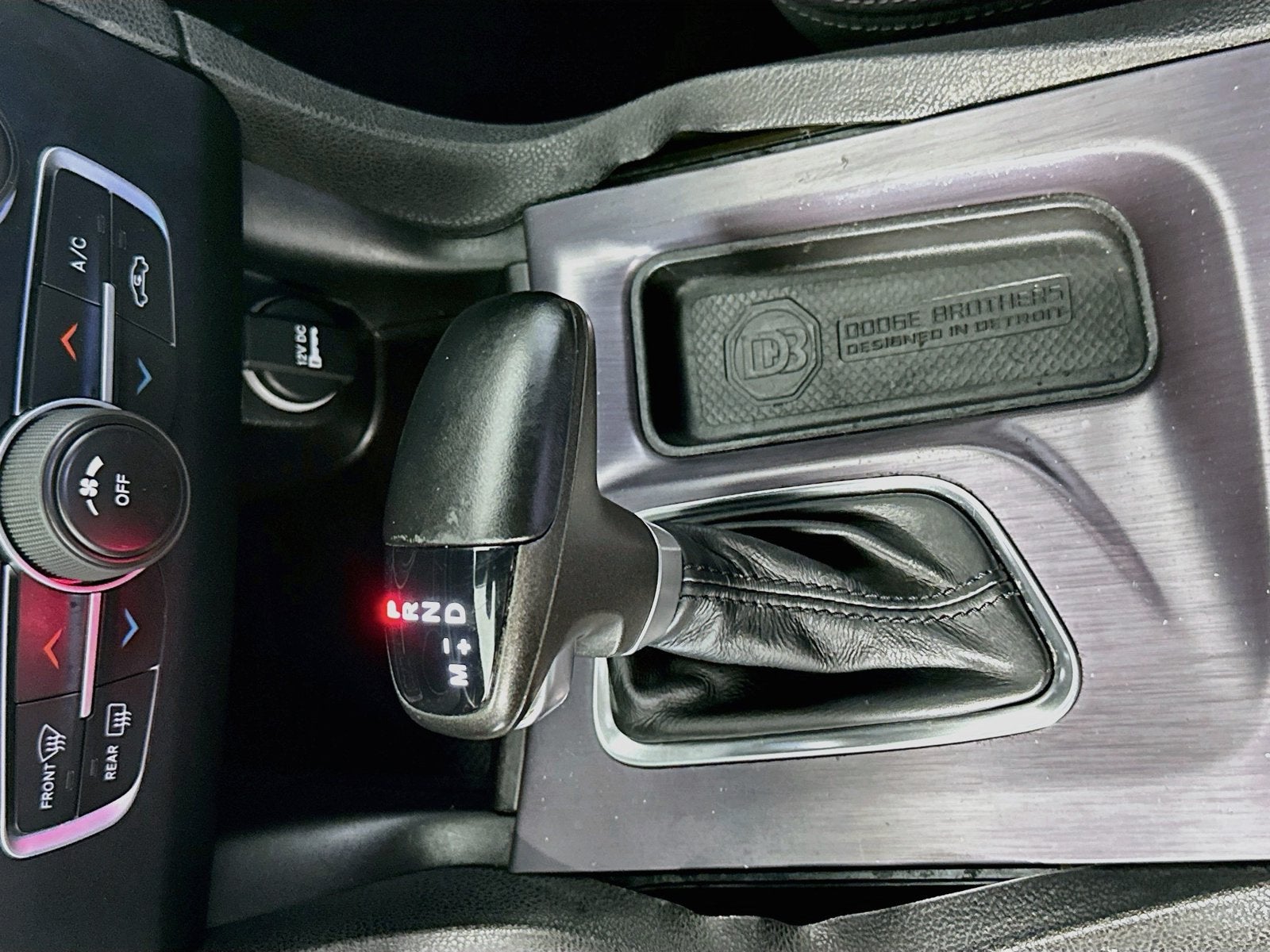 2015 Dodge Charger SE