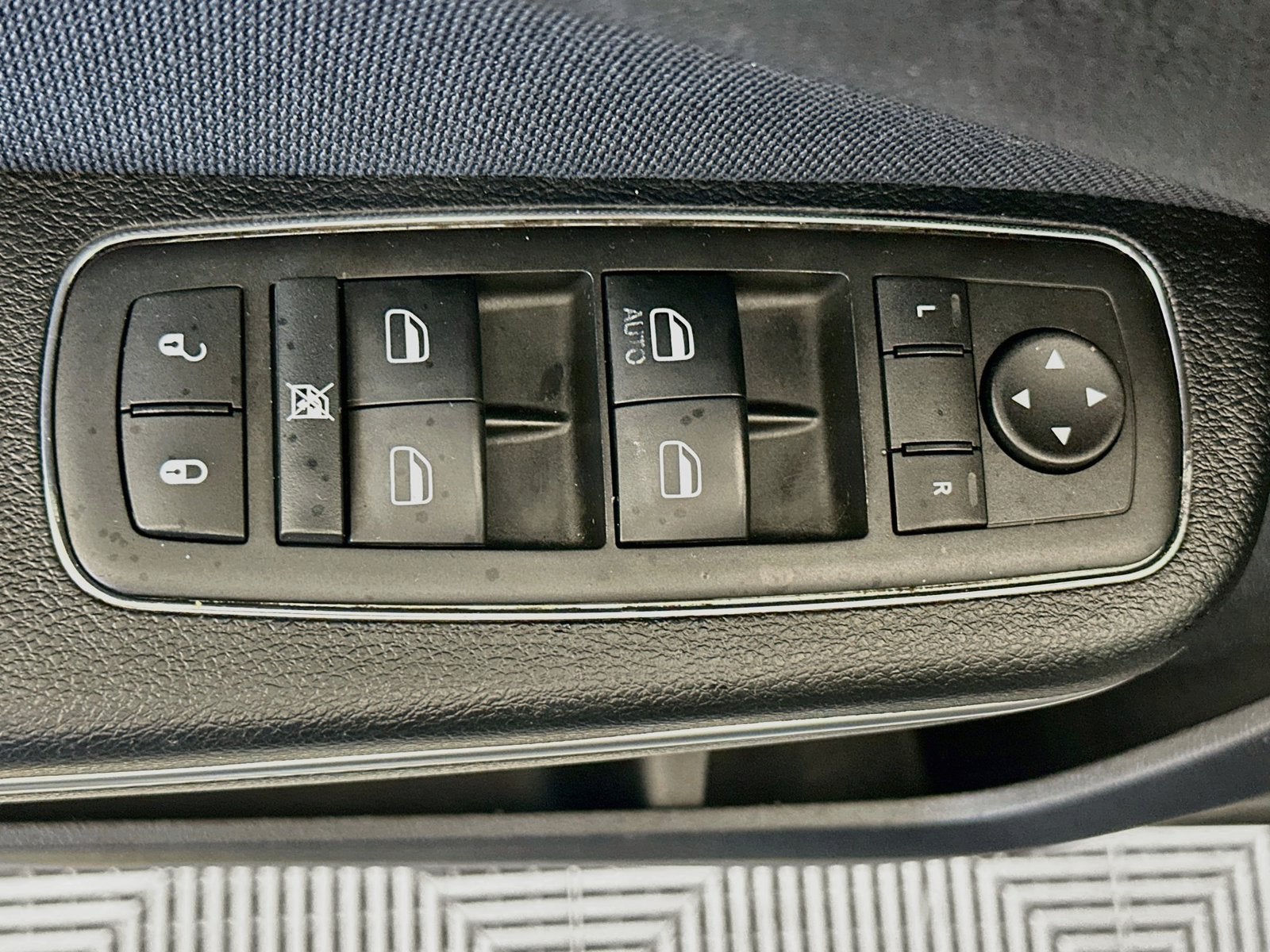 2015 Dodge Charger SE