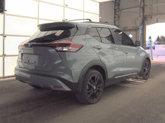 2021 Nissan Kicks SR