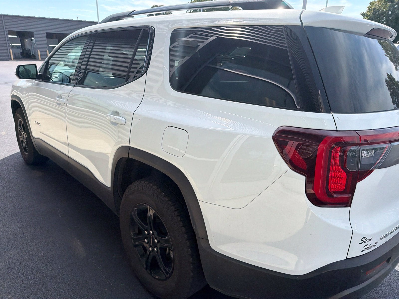 2023 GMC Acadia AT4