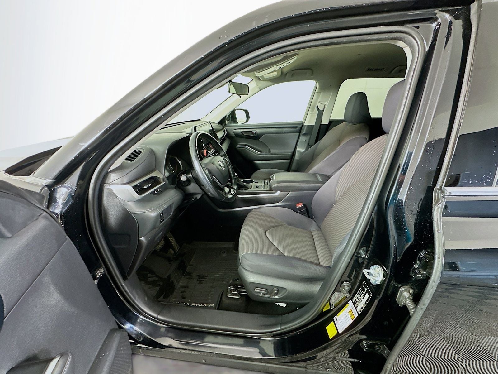 2020 Toyota Highlander LE