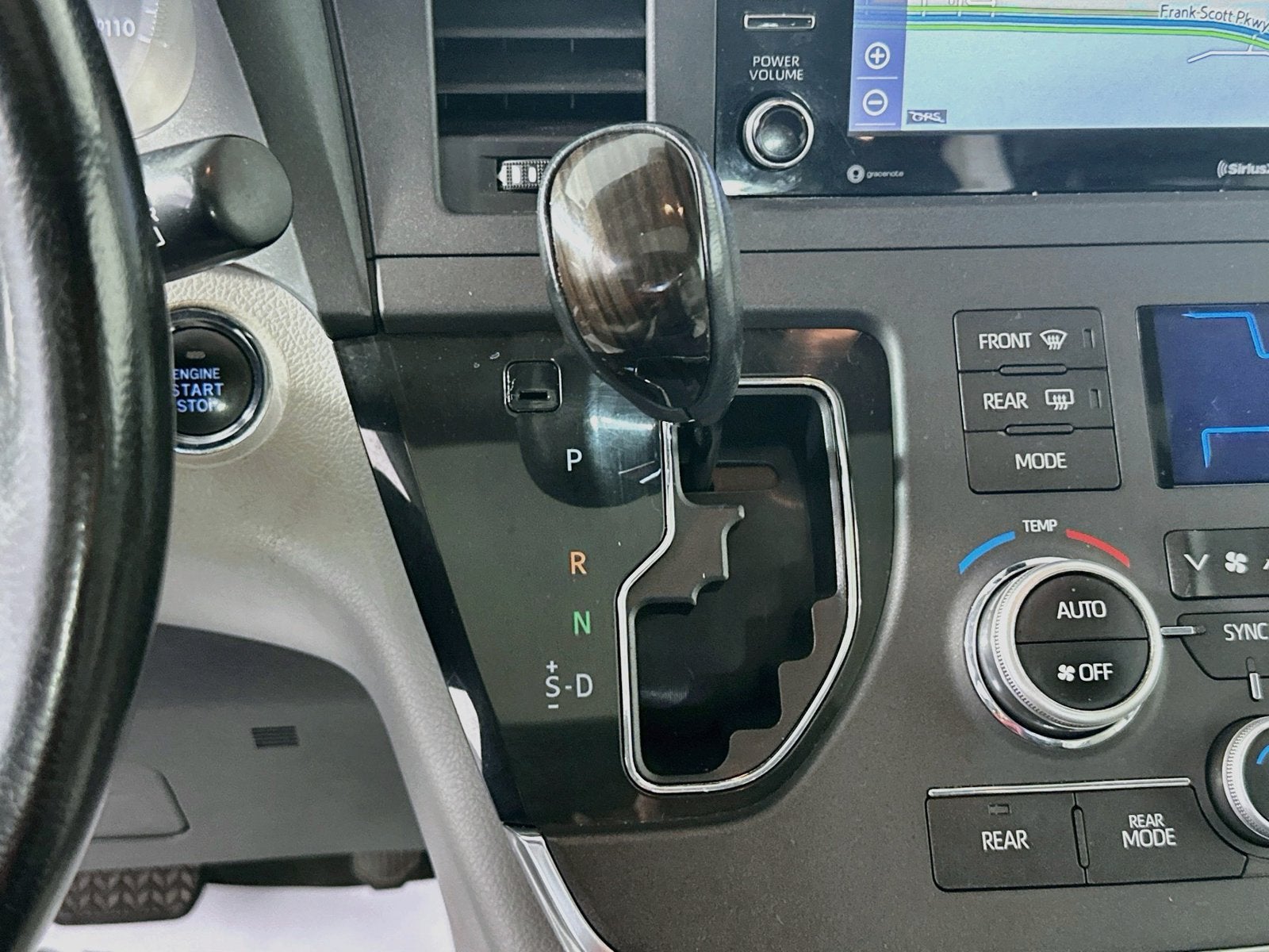 2019 Toyota Sienna L 7 Passenger