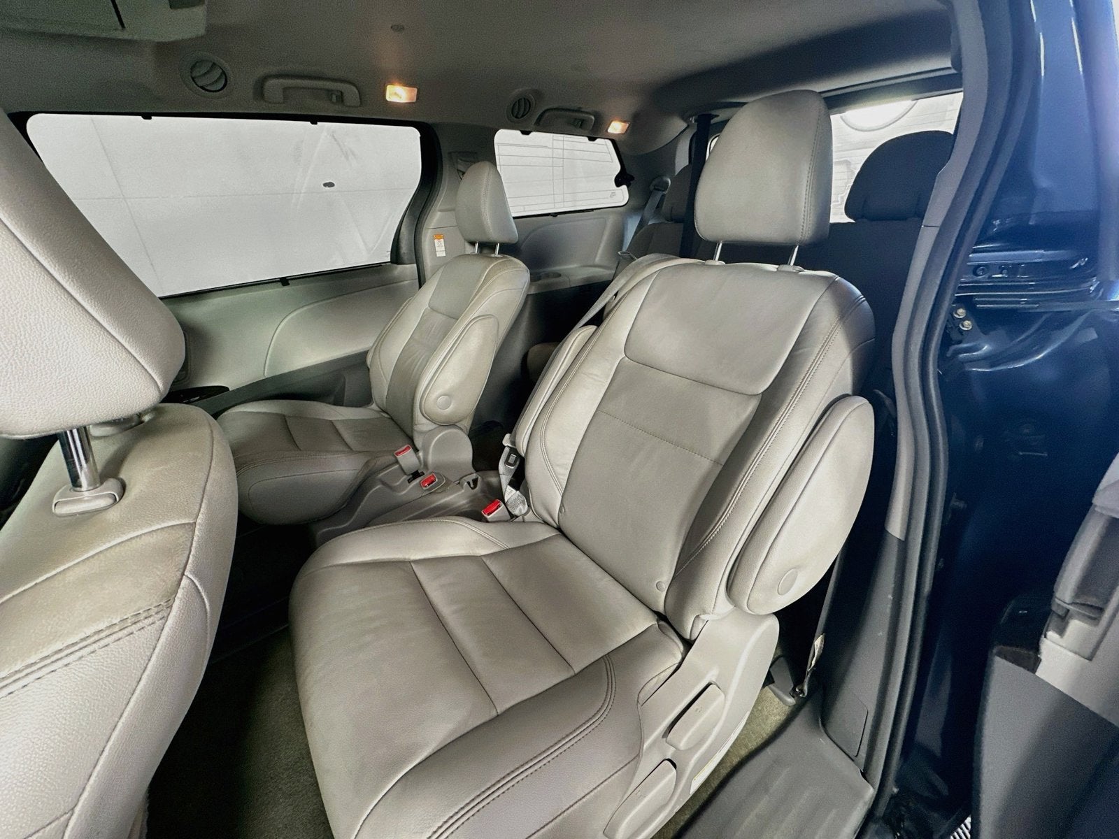 2019 Toyota Sienna L 7 Passenger