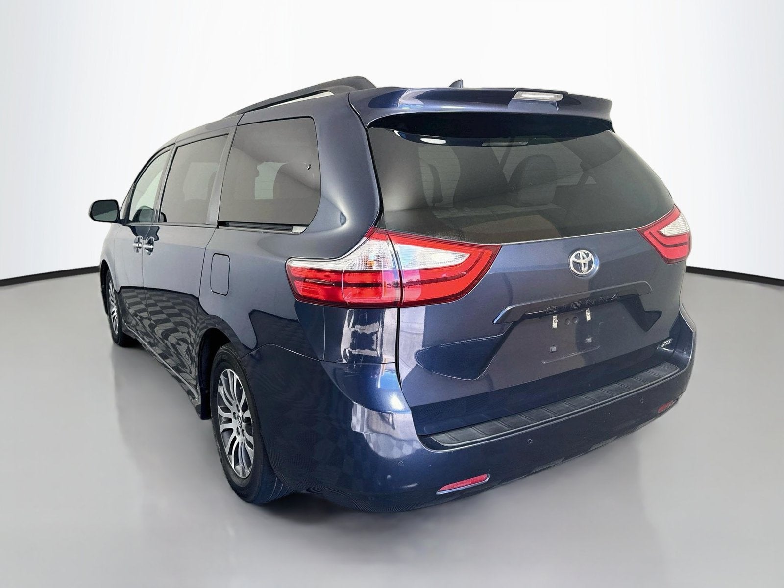 2019 Toyota Sienna L 7 Passenger