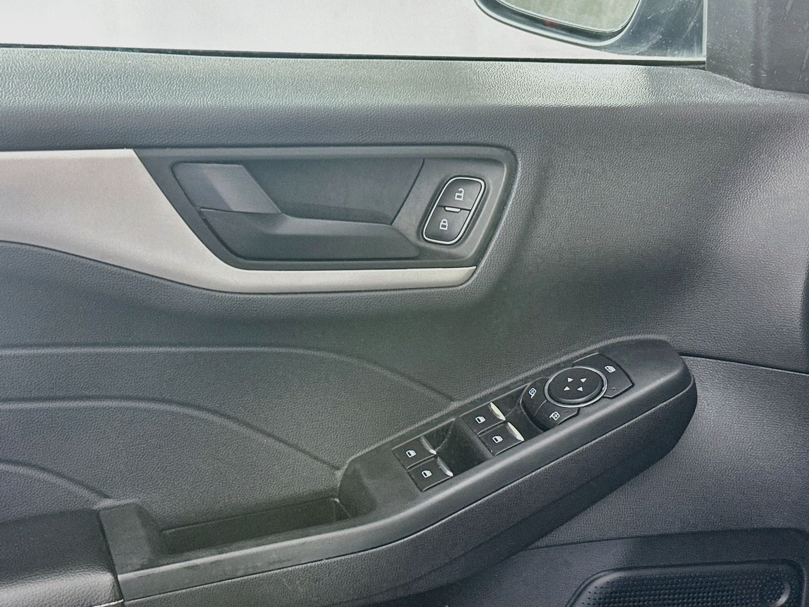 2022 Ford Escape Hybrid SE