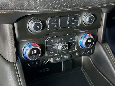 2022 GMC Yukon XL AT4