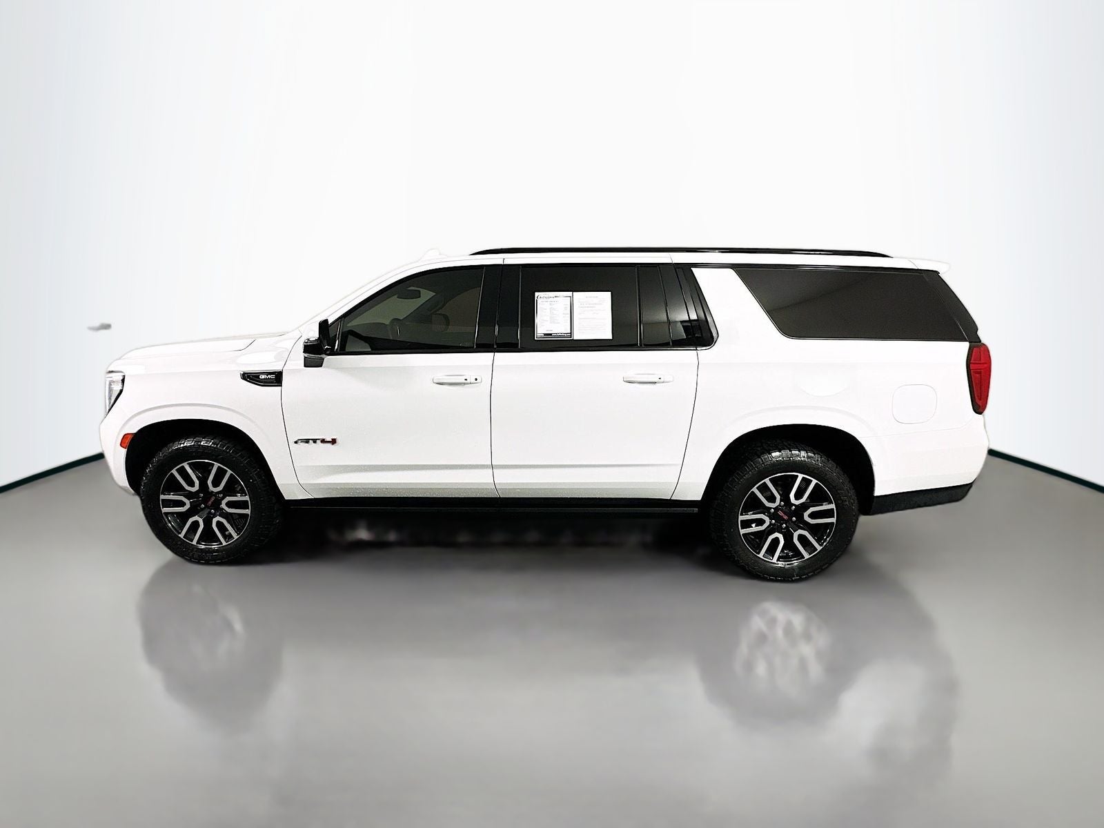 2022 GMC Yukon XL AT4