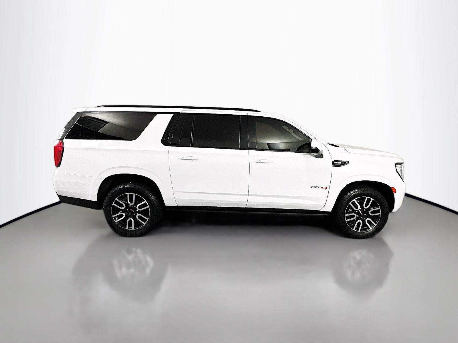 2022 GMC Yukon XL AT4