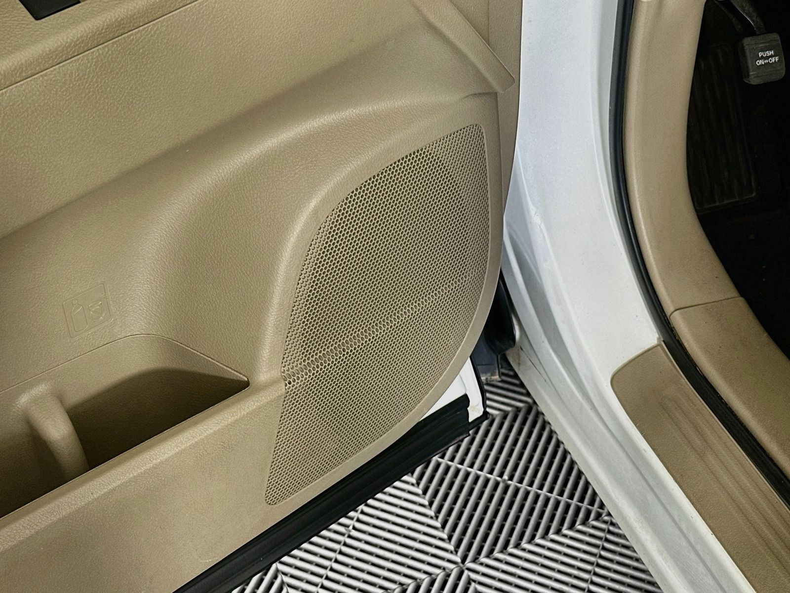 2013 Toyota Highlander Base