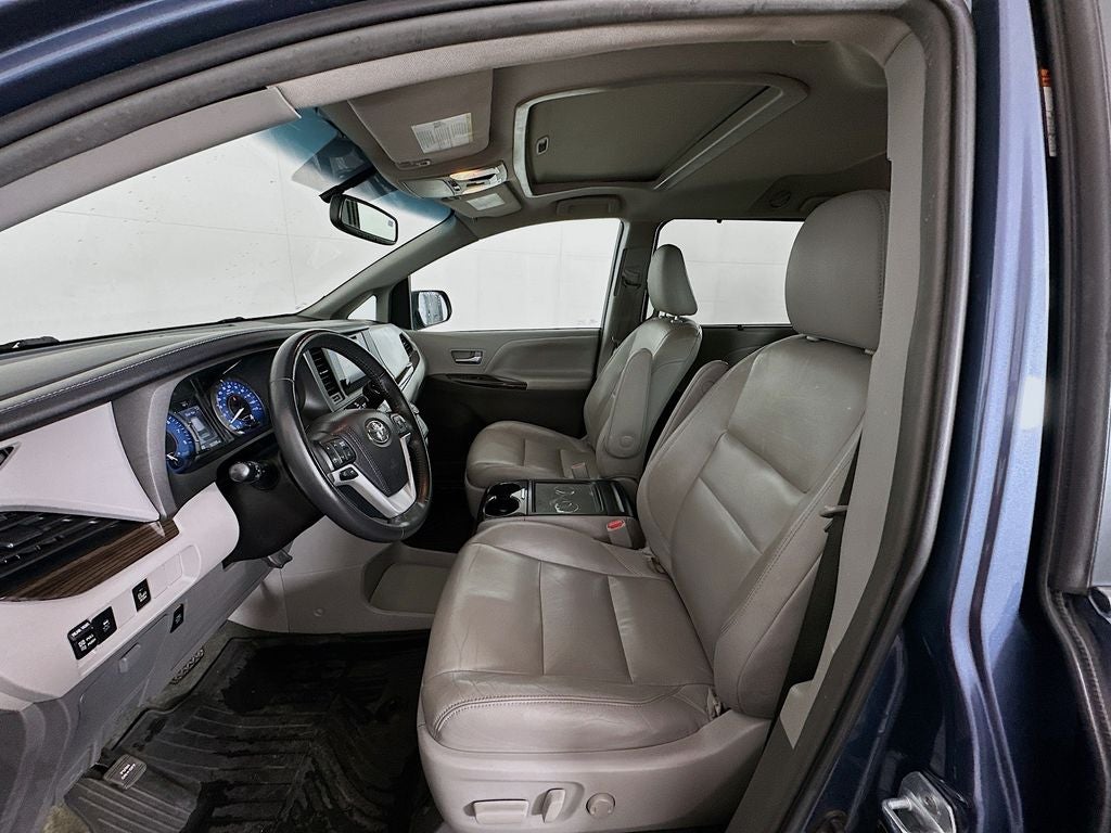 2017 Toyota Sienna L 7 Passenger