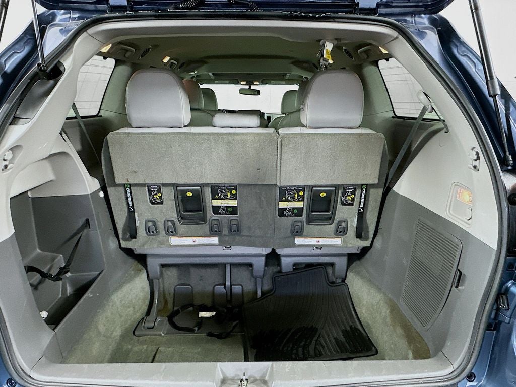 2017 Toyota Sienna L 7 Passenger