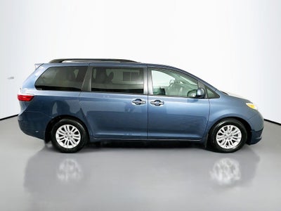 2017 Toyota Sienna L 7 Passenger