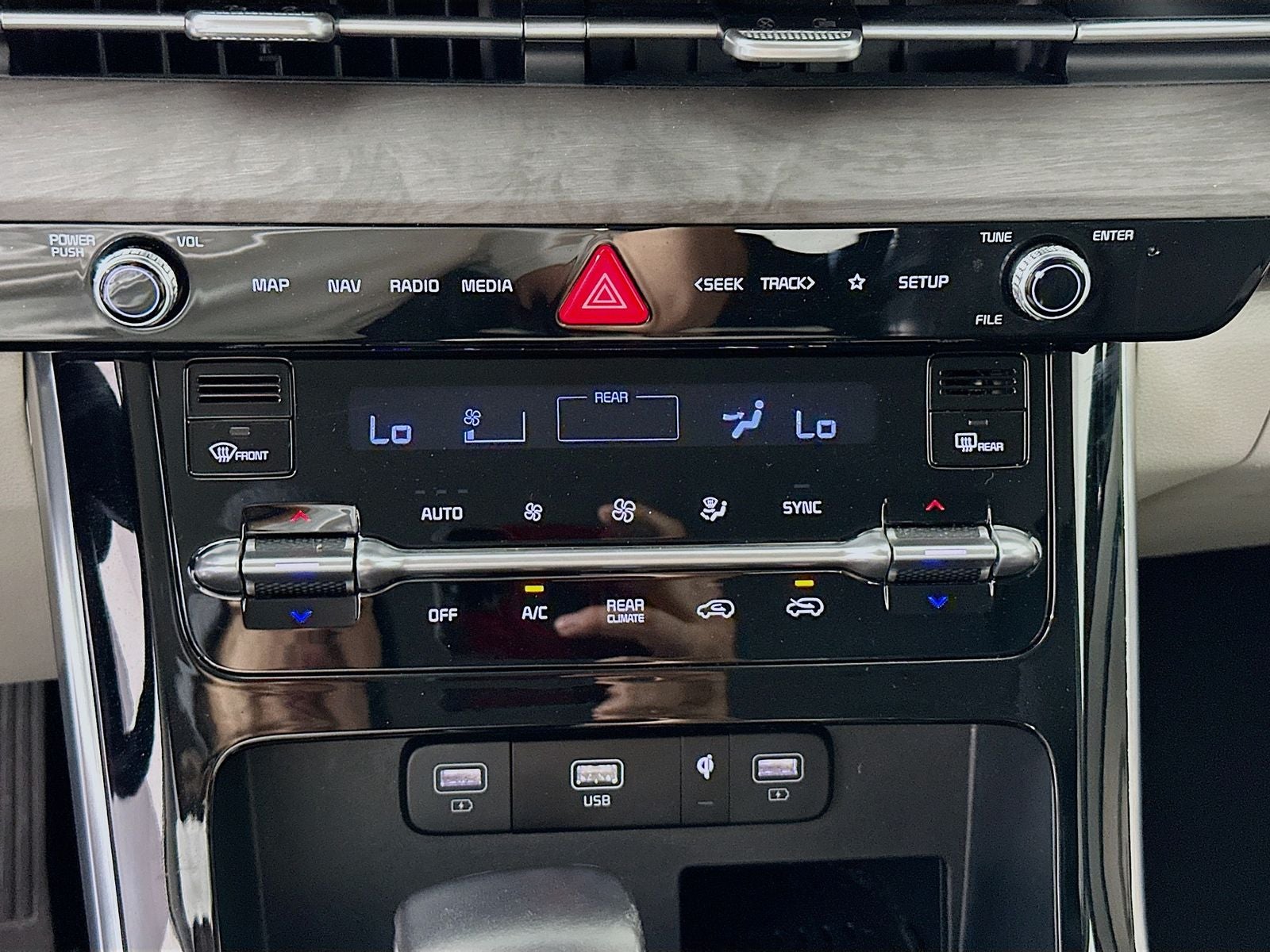2023 Kia Carnival EX