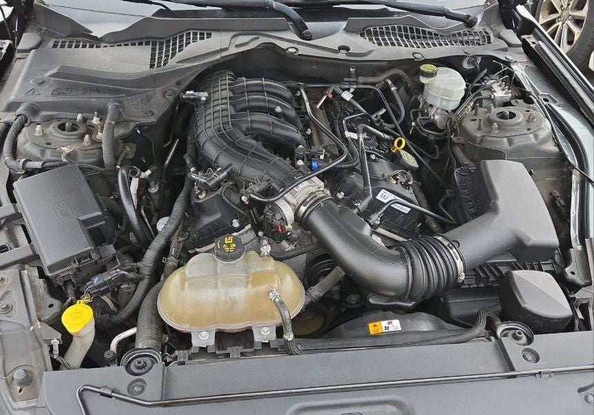 2016 Ford Mustang V6