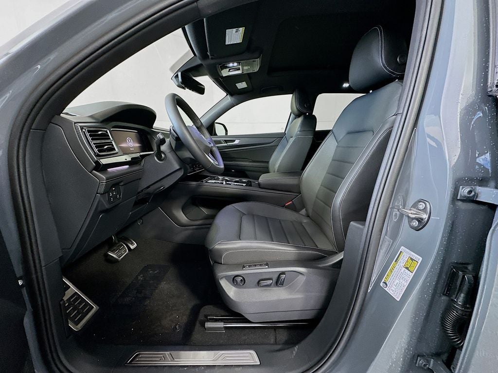 2026 Volkswagen Atlas Cross Sport 2.0T SEL R-Line Black