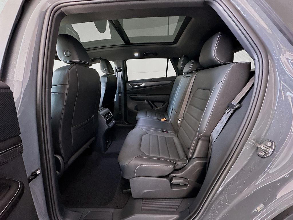 2026 Volkswagen Atlas Cross Sport 2.0T SEL R-Line Black