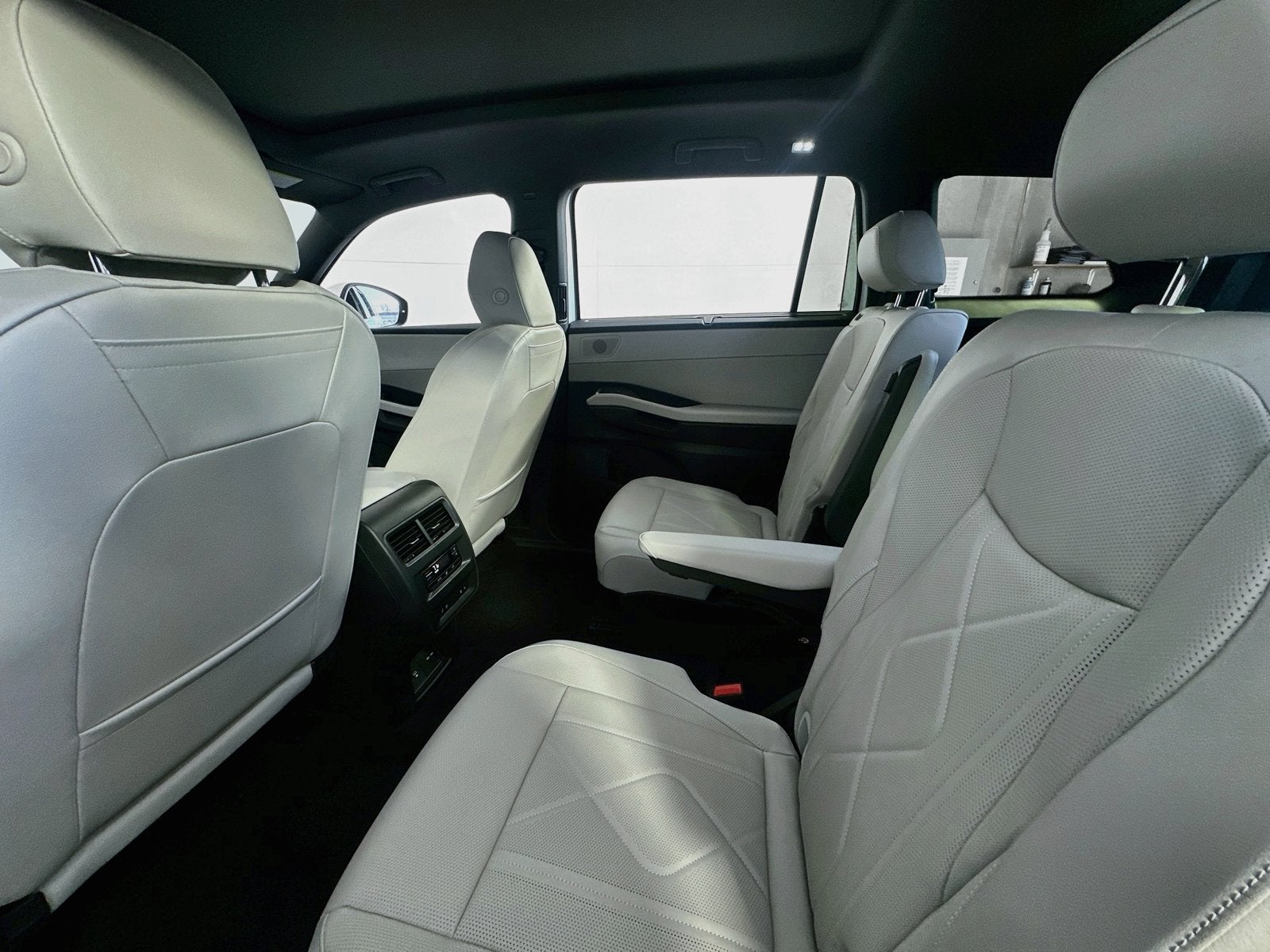 2027 Volkswagen Atlas 2.0T SEL