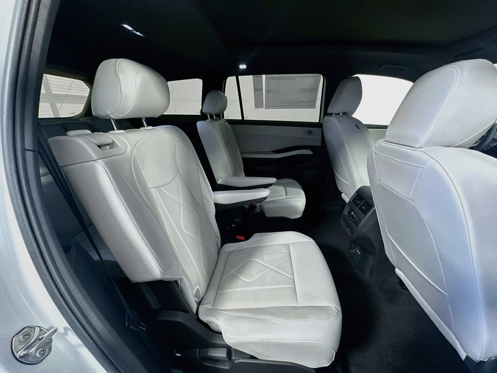 2027 Volkswagen Atlas 2.0T SEL