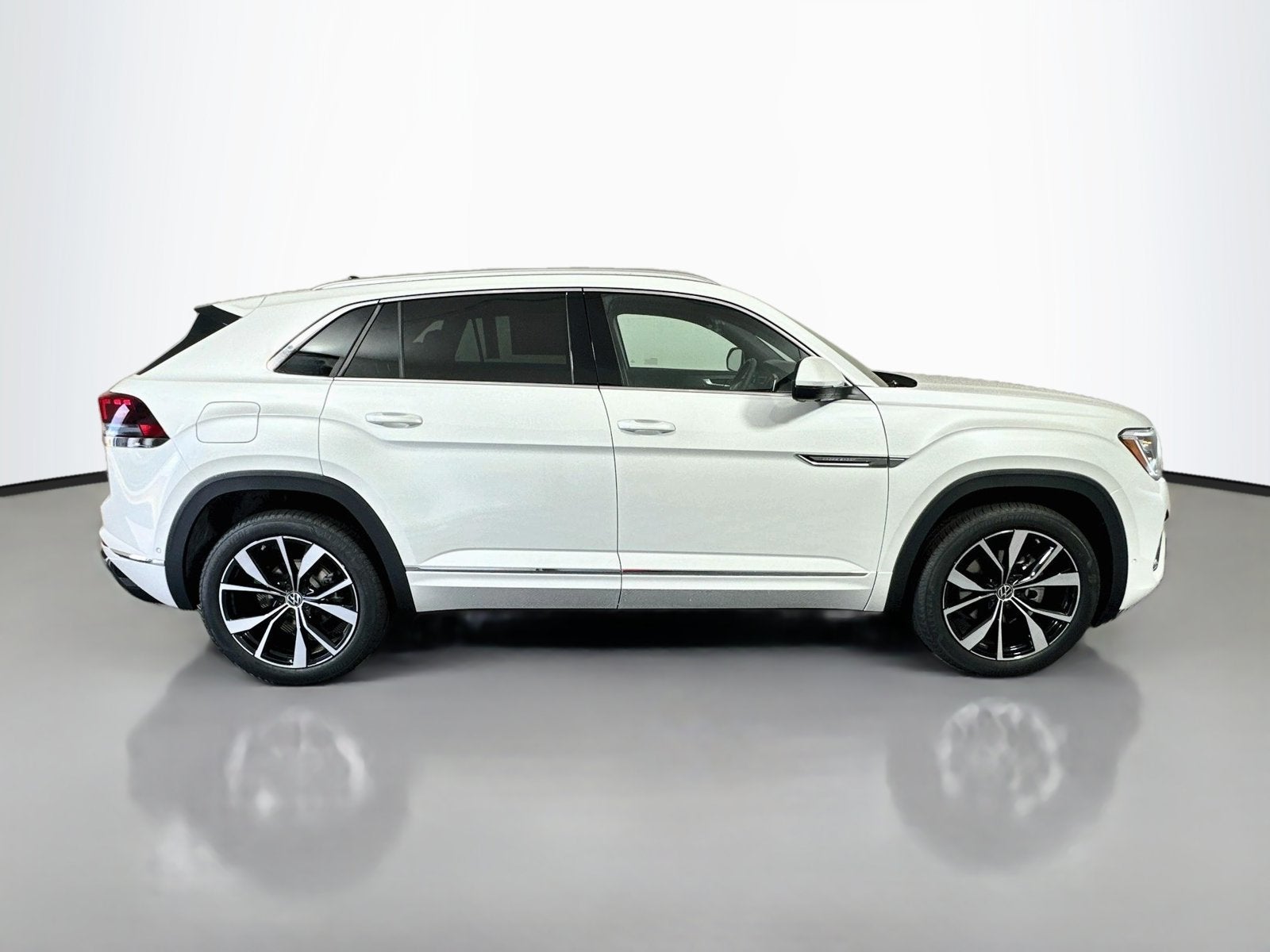 2026 Volkswagen Atlas Cross Sport SEL Premium R-Line