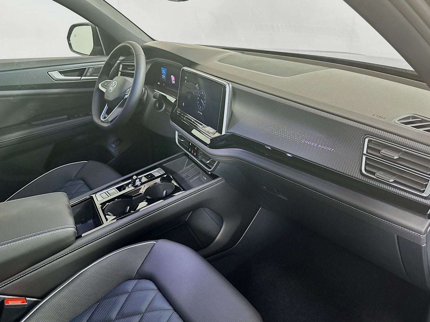 2026 Volkswagen Atlas Cross Sport 2.0T SEL Premium R-Line