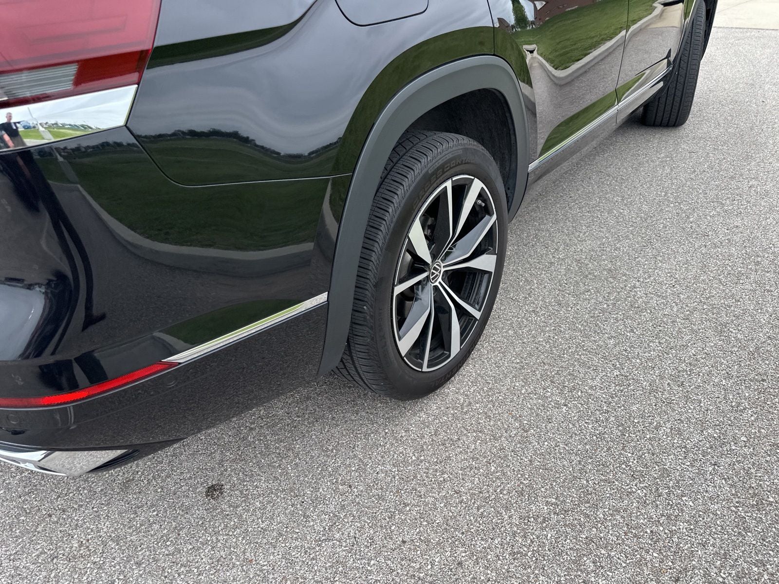 2024 Volkswagen Atlas 2.0T SEL Premium R-Line
